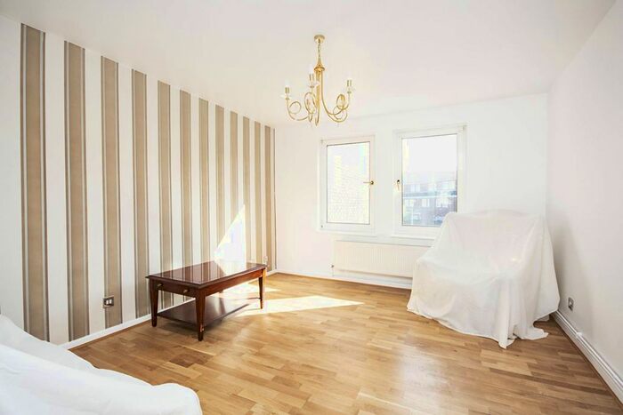 3 Bedroom Maisonette To Rent In Hyde Close, Plaistow, London, E13