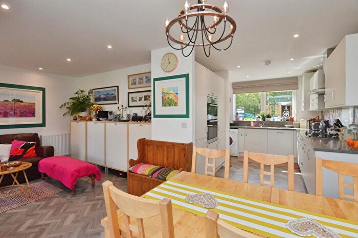 4 Bedroom Detached House For Sale In Montgomery Way, Glebe Farm, Milton Keynes, MK17
