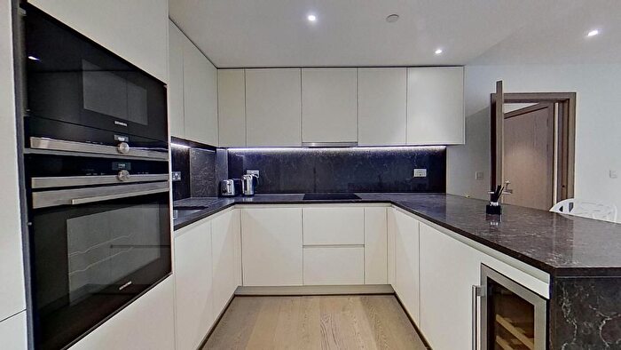 2 Bedroom Flat To Rent In Admiralty House, London Docks, Vaughn Way, Aldgate, London, E1W