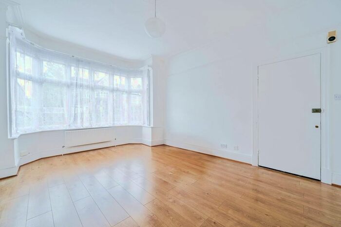 Studio To Rent In Arran Road, Catford, London, SE6