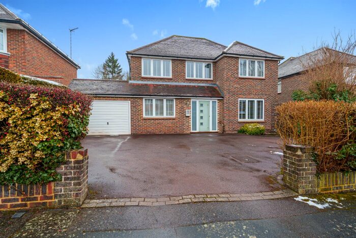 4 Bedroom Detached House To Rent In Orchard Drive, Horsell, Woking, GU21