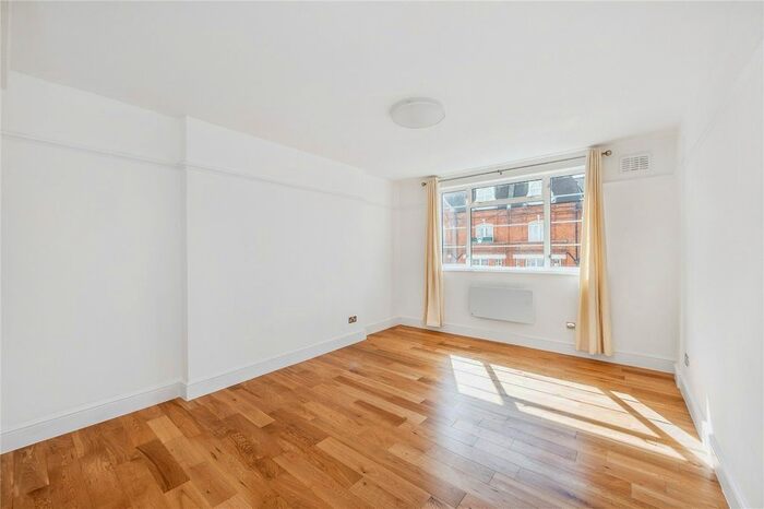 2 Bedroom Flat To Rent In Hamlet Court, Hamlet Gardens, London, W6