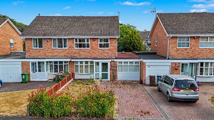 3 Bedroom Semi Detached House For Sale In Amington Road, Shirley, Solihull, B90