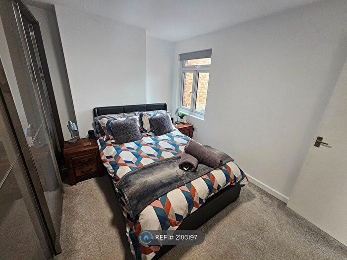 1 Bedroom Flat To Rent In High Street, Woburn Sands, Milton Keynes, MK17