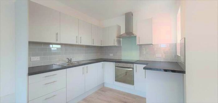 3 Bedroom Flat To Rent In Hertford Road, Enfield, EN3