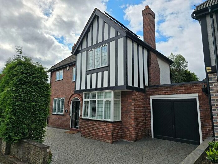 3 Bedroom Detached House To Rent In Manor Hill, Sutton Coldfield, Sutton Coldfield, B73