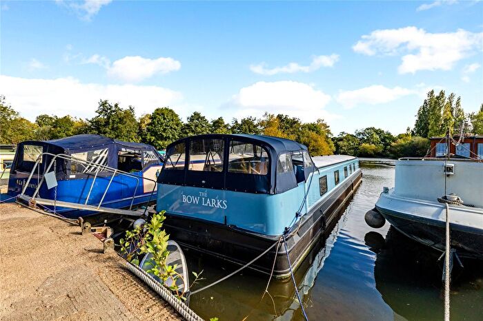 2 Bedroom Detached House To Rent In D'oyle Carte Island, Weybridge, KT13