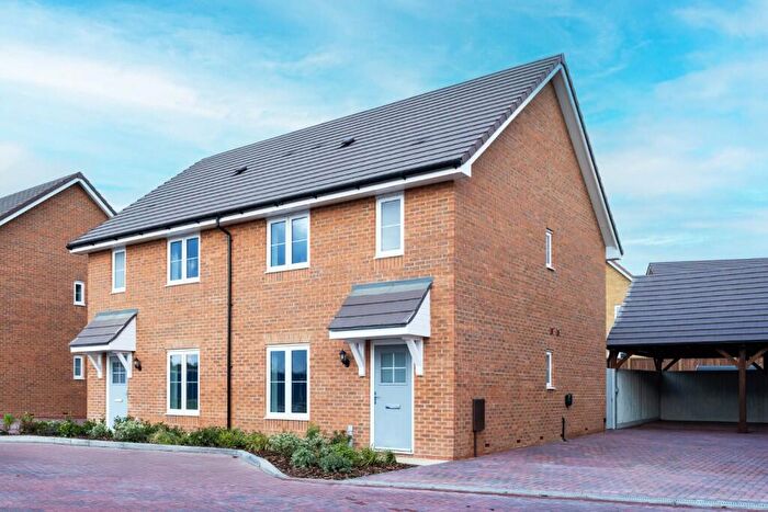 3 Bedroom Semi Detached House For Sale In Scocles Road, Minster On Sea, Kent, ME12