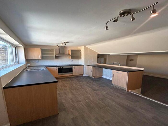 2 Bedroom Flat To Rent In High Street, Hoyland, Barnsley, S74