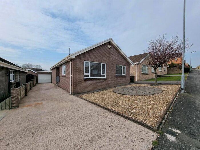 3 Bedroom Detached Bungalow To Rent In Springfield Gardens, Bridgend, CF31