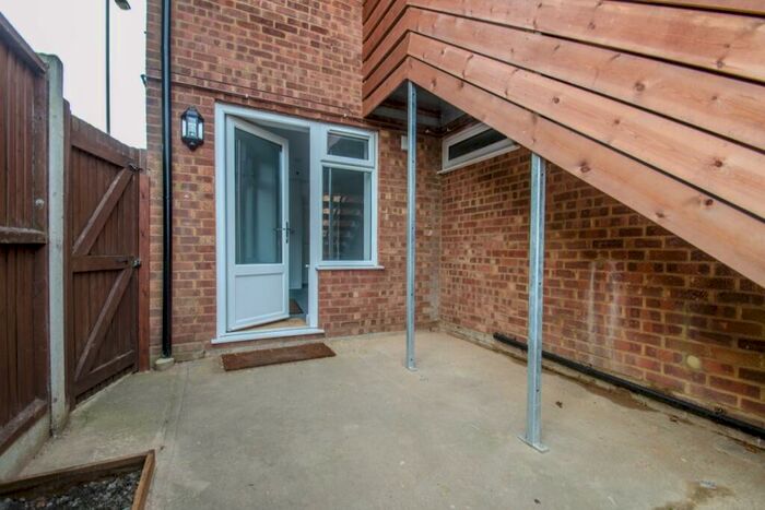 1 Bedroom Flat To Rent In High Street, Arlesey, Bedfordshire, SG15