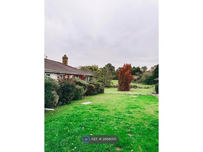 3 Bedroom Bungalow To Rent In High Road, Chigwell, IG7