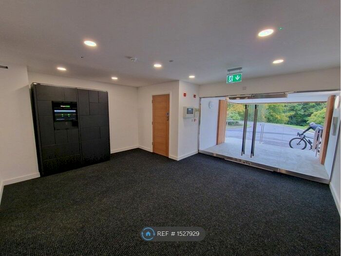 2 Bedroom Flat To Rent In Deepdene House, Dorking, RH5