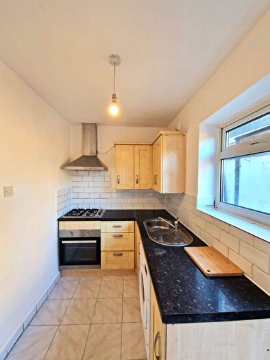 1 Bedroom Maisonette To Rent In James Lane, Essex Road, Leyton, E10