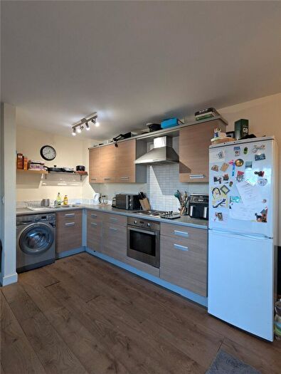2 Bedroom Flat For Sale In Hollybrook Park, Bristol, Somerset, BS15