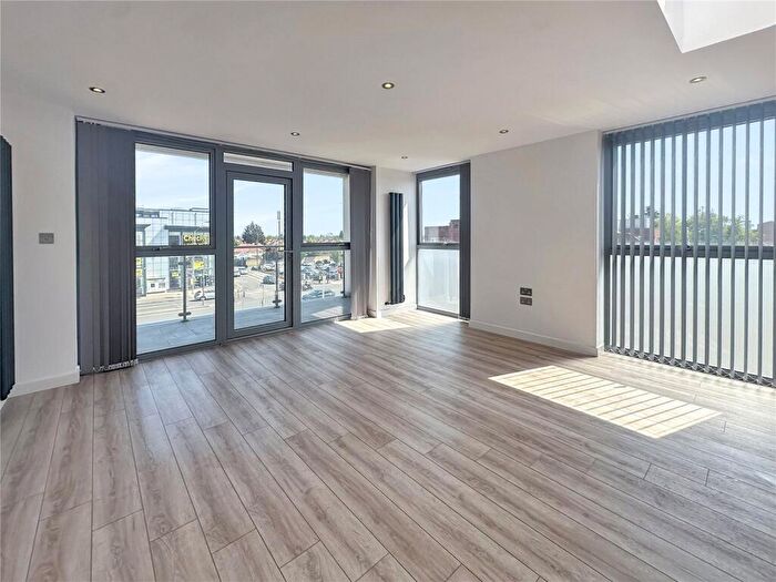 1 Bedroom Apartment To Rent In - Farnham Road, Slough, Berkshire, SL2
