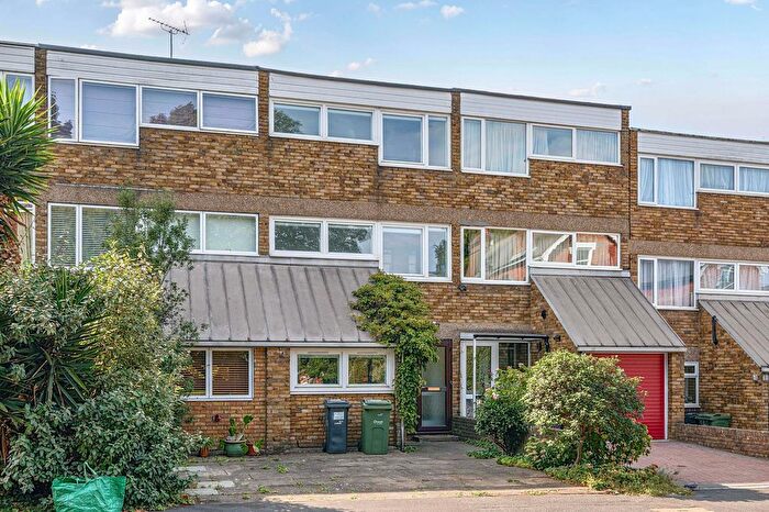 4 Bedroom Terraced House To Rent In Flodden Road, London, SE5