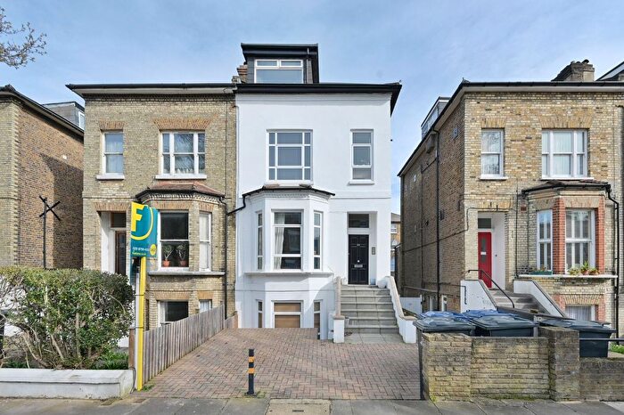 2 Bedroom Flat To Rent In Oxford Road, Ealing Broadway, London, W5