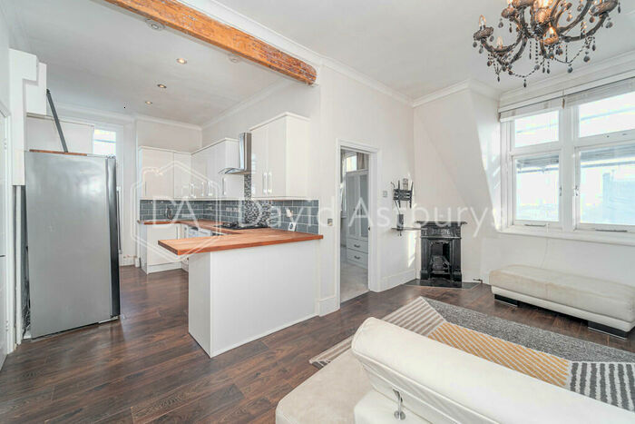 2 Bedroom Apartment To Rent In Tottenham Lane, London, N8