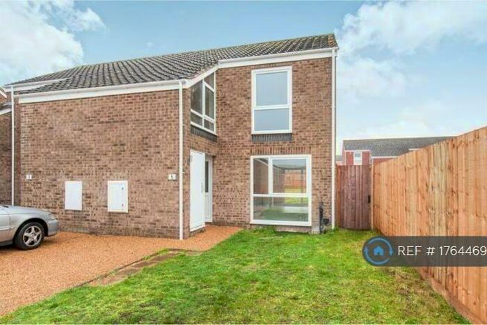 3 Bedroom Semi-Detached House To Rent In Whitewood Walk, Raf Lakenheath, Brandon, IP27