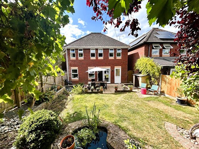 4 Bedroom Detached House For Sale In Chatham Court, Belper, DE56