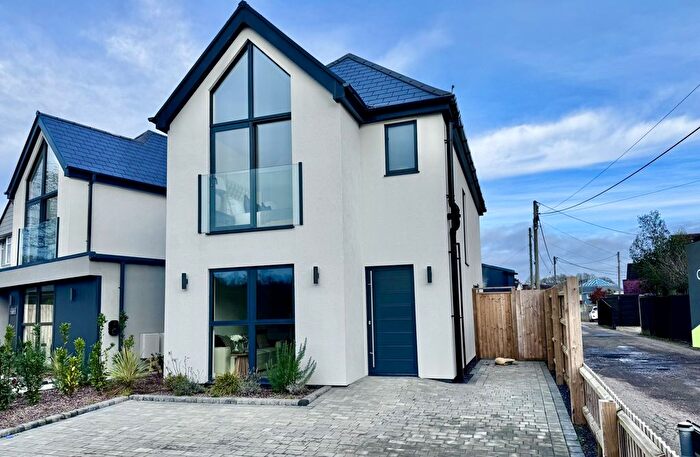 3 Bedroom Detached House To Rent In Ramley Road, Lymington, Hampshire, SO41