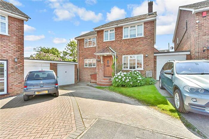 4 Bedroom Detached House For Sale In Church Close, Cliffe, Rochester, Kent, ME3