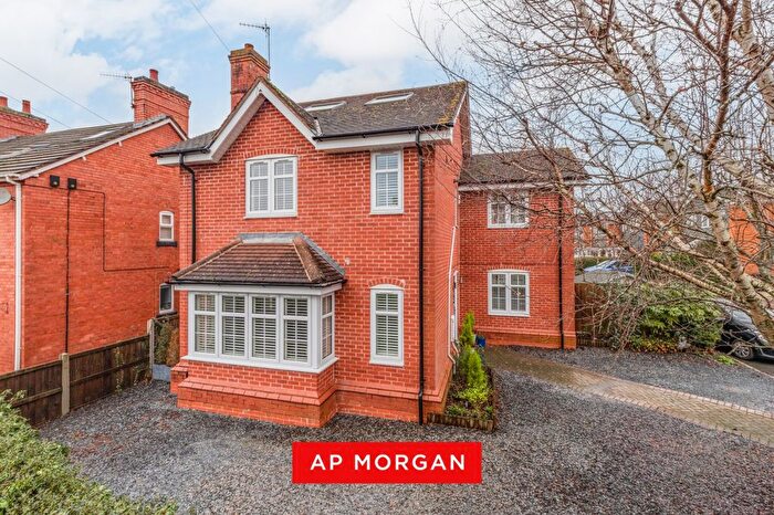 4 Bedroom Detached House For Sale In Julian Close, Catshill, Bromsgrove, Worcestershire, B61