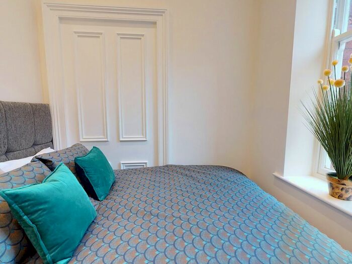 1 Bedroom Flat To Rent In Flat, Hyde Terrace #, LS2