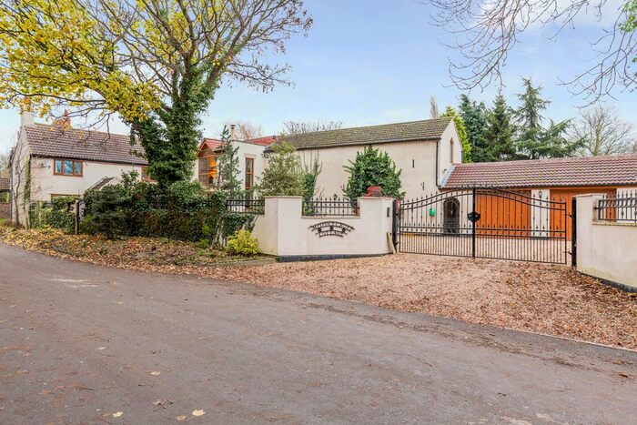 5 Bedroom Villa For Sale In Middlecroft, Thorpe Lane, Thorpe In Balne, Doncaster. South Yorkshire, DN6