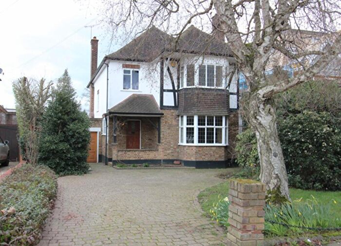 4 Bedroom Detached House For Sale In Holden Way, Upminster, Essex, RM14