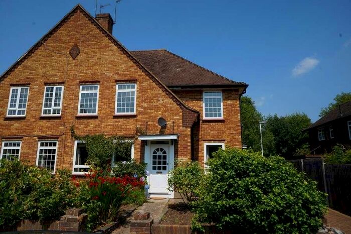 2 Bedroom Flat To Rent In Tolcarne Drive, HA5