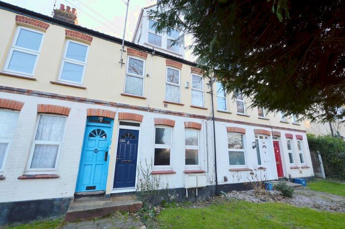 1 Bedroom Flat To Rent In Carlton Avenue, Westcliff-On-Sea, SS0