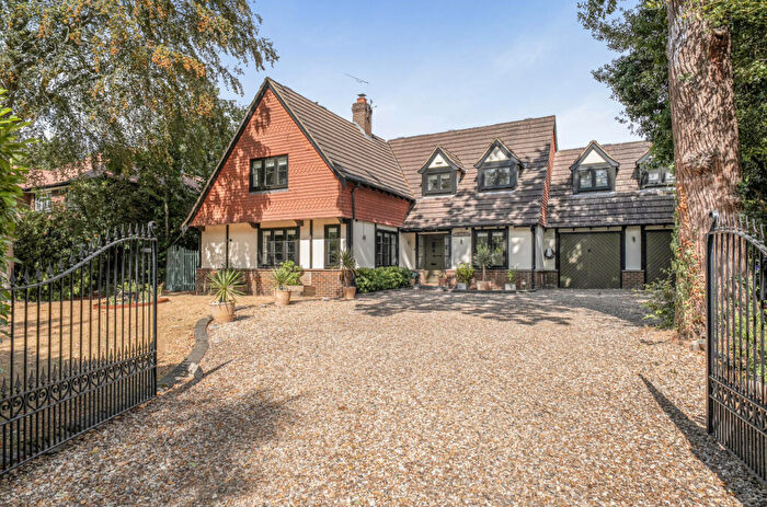 5 Bedroom Detached House For Sale In Upper Verran Road, Camberley, Surrey, GU15
