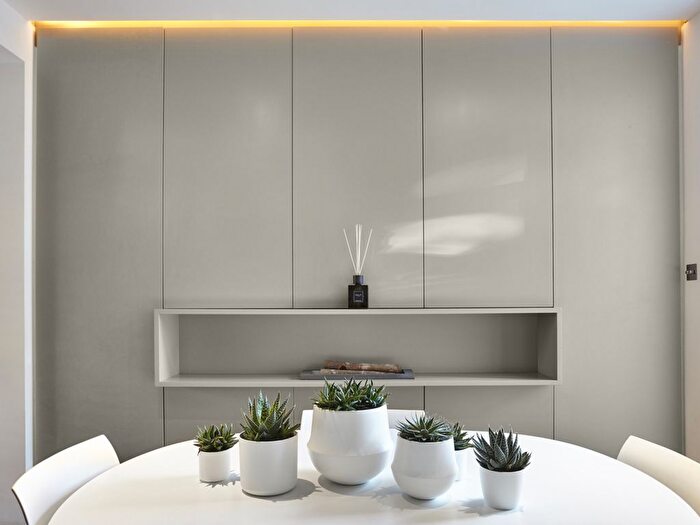 2 Bedroom End Terrace House To Rent In St. Marks Place, Windsor, SL4