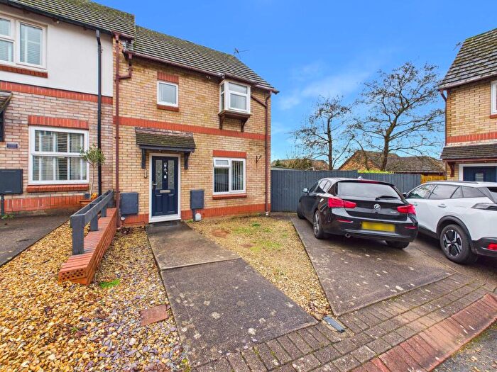 3 Bedroom End Of Terrace House For Sale In Clos Y Carlwm, Thornhill, Cardiff, CF14