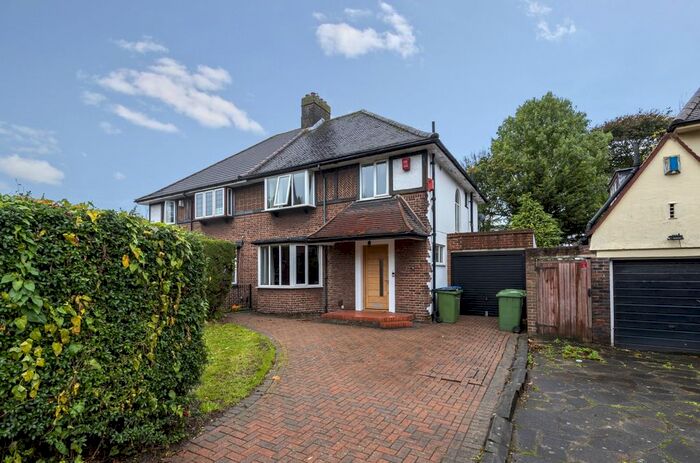 3 Bedroom Semi-Detached House To Rent In Eltham Road, London, SE9