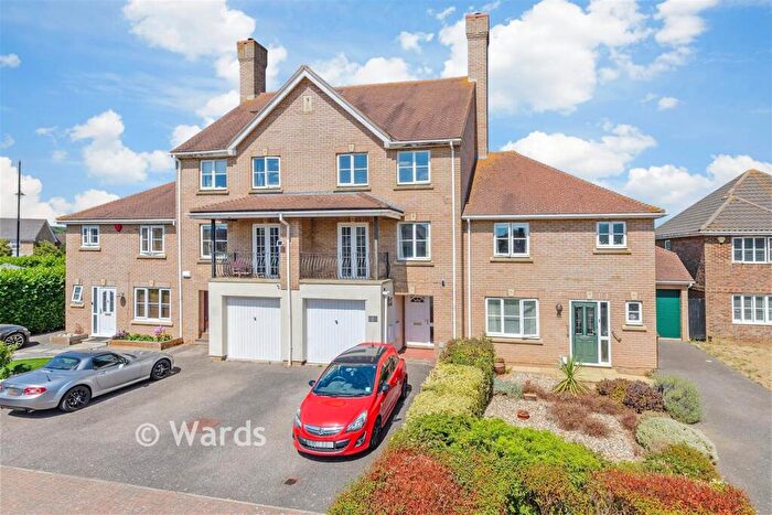 4 Bedroom Town House For Sale In Sallow Close, St. Mary's Island, Chatham, Kent, ME4