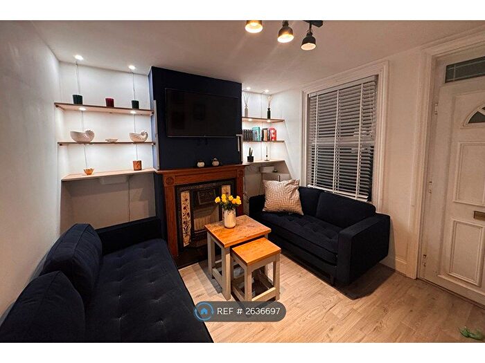 2 Bedroom Terraced House To Rent In Oxford Road, Wokingham, RG41