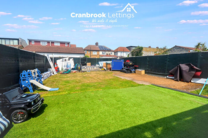4 Bedroom Semi Detached House For Sale In St. Johns Road, IG2