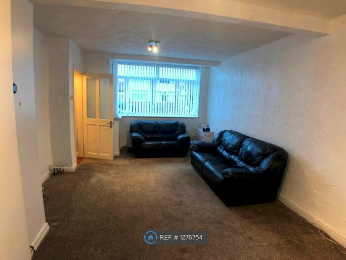 3 Bedroom Semi-Detached House To Rent In Manton Avenue, Manchester M9