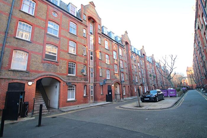 2 Bedroom Flat To Rent In Montclare Street, London, E2