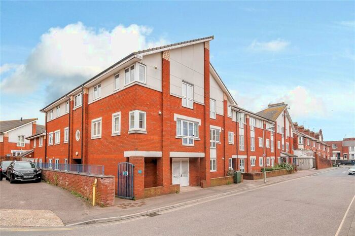 2 Bedroom Apartment To Rent In Eveleighs Court, Acland Road, Exeter, Devon, EX4