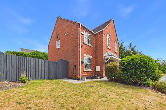 3 Bedroom Semi Detached House For Sale In Coronation Street, Swadlincote, Derbyshire, DE11