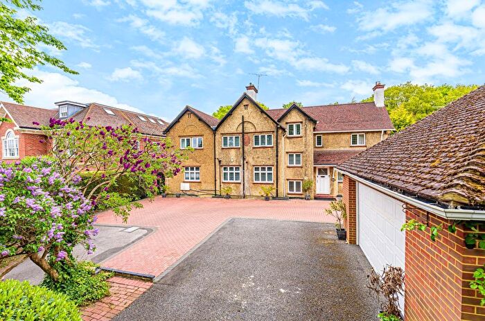 5 Bedroom Detached House To Rent In The Drive, Cheam, SM2