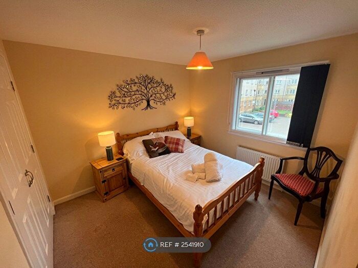 2 Bedroom Flat To Rent In Easter Dalry Place, Edinburgh, EH11