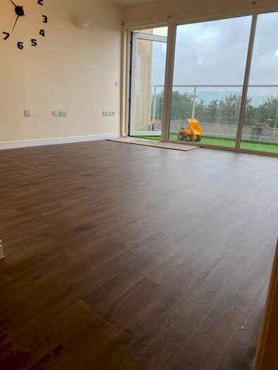 2 Bedroom Flat To Rent In Melrose Avenue, London, CR4