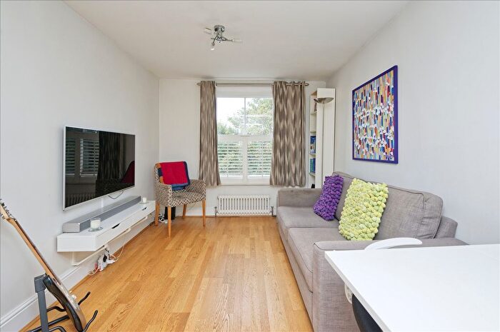 1 Bedroom Flat For Sale In Loftus Road, Shepherd's Bush, W12