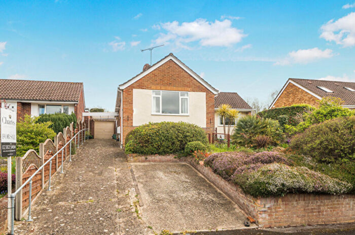 3 Bedroom Bungalow For Sale In Bassett Green Close, Bassett, Southampton, Hampshire, SO16