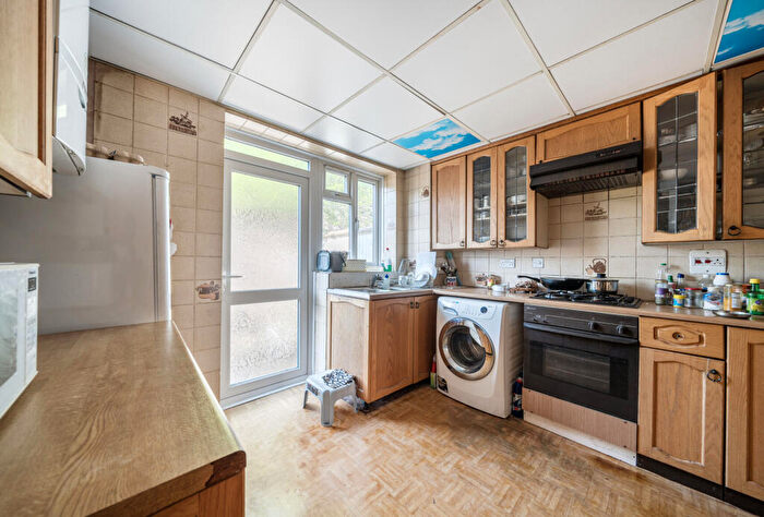 3 Bedroom Terraced House For Sale In Robin Grove, Harrow, Middlesex, HA3